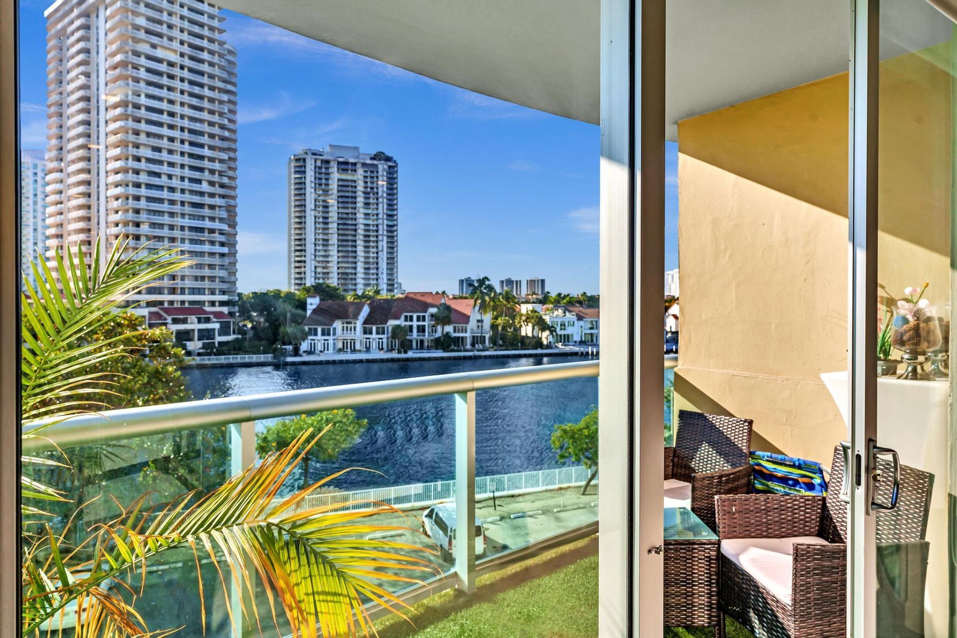 19390 Collins Avenue, Unit 421, Sunny Isles Beach, FL 33160 Photo