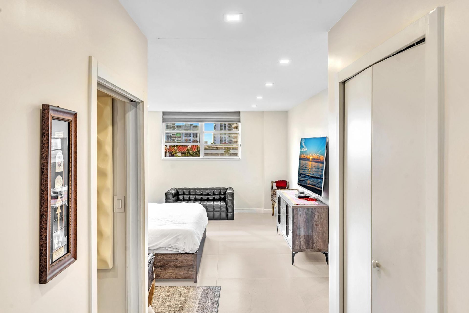 19390 Collins Avenue, Unit 421, Sunny Isles Beach, FL 33160 Photo