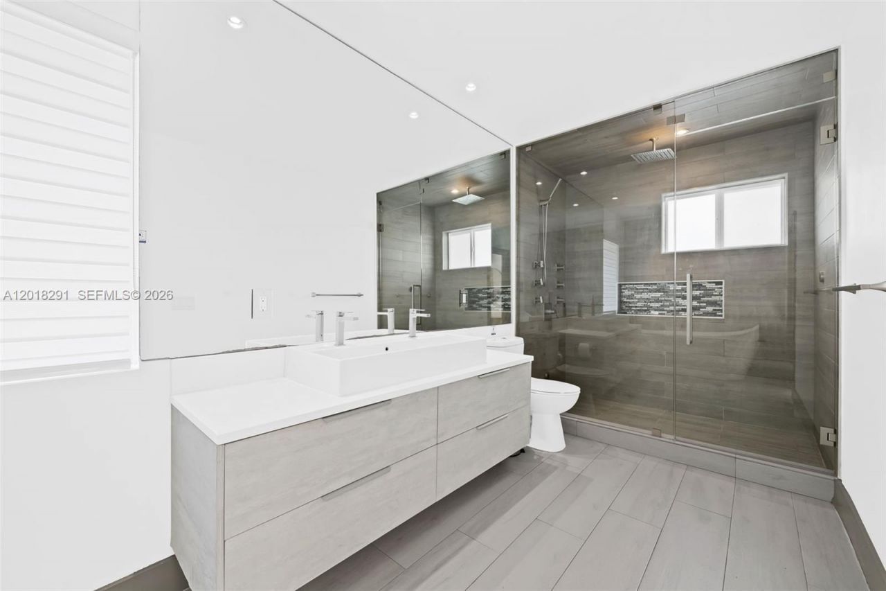 2711 Mayan Dr , Fort Lauderdale, FL 33316 Photo