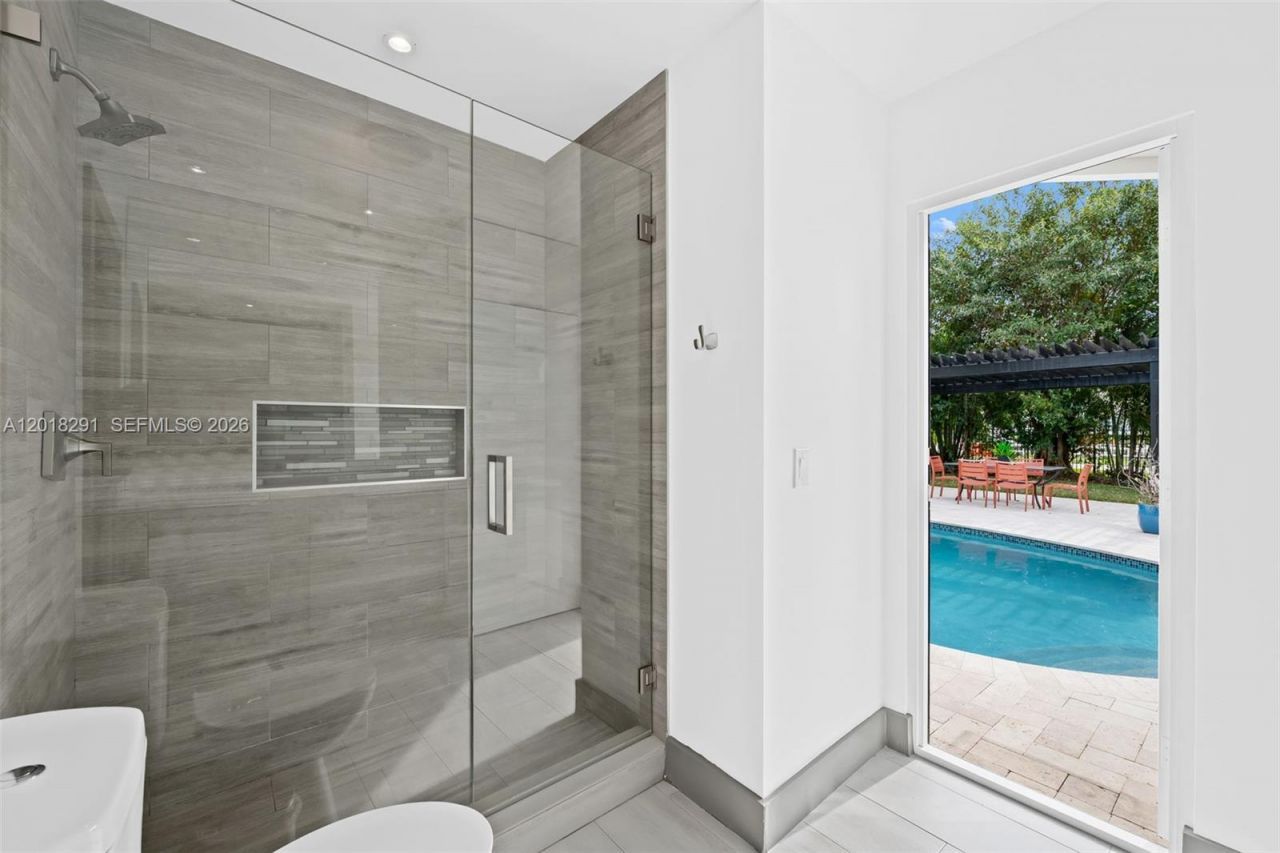 2711 Mayan Dr , Fort Lauderdale, FL 33316 Photo