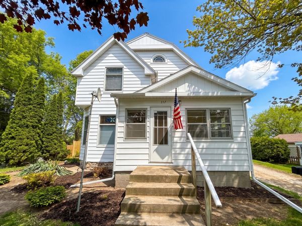 117 N Weaver Avenue, Fremont, MI 49412
