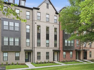4835 BAUHAUS SQUARE, Unit 104, CHANTILLY, VA 20151