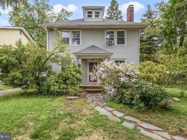 54 WARREN STREET, BEVERLY, NJ 08010