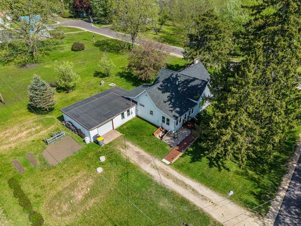 N7245 John St, Holland, WI 54636