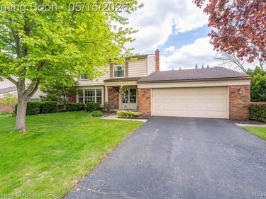 8648 Tamarack Drive, Shelby Twp, MI 48317