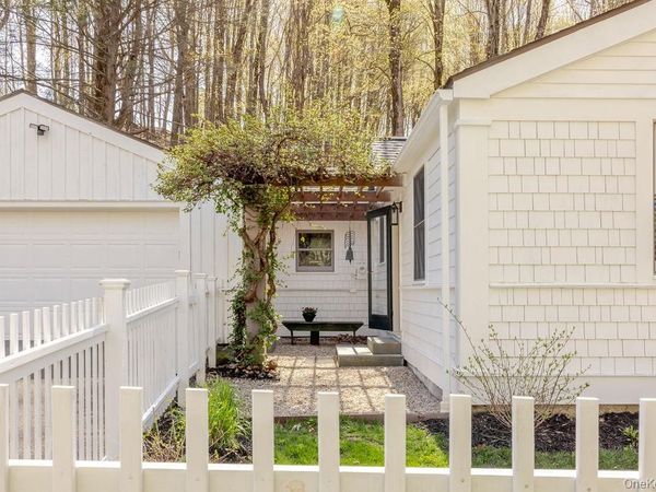 2318 County Route 9 , Call Listing Agent, NY 12060