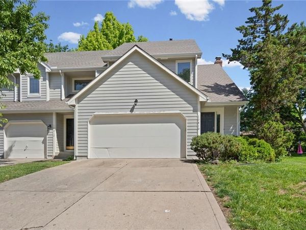 10810 W 116th Street, Overland Park, KS 66210
