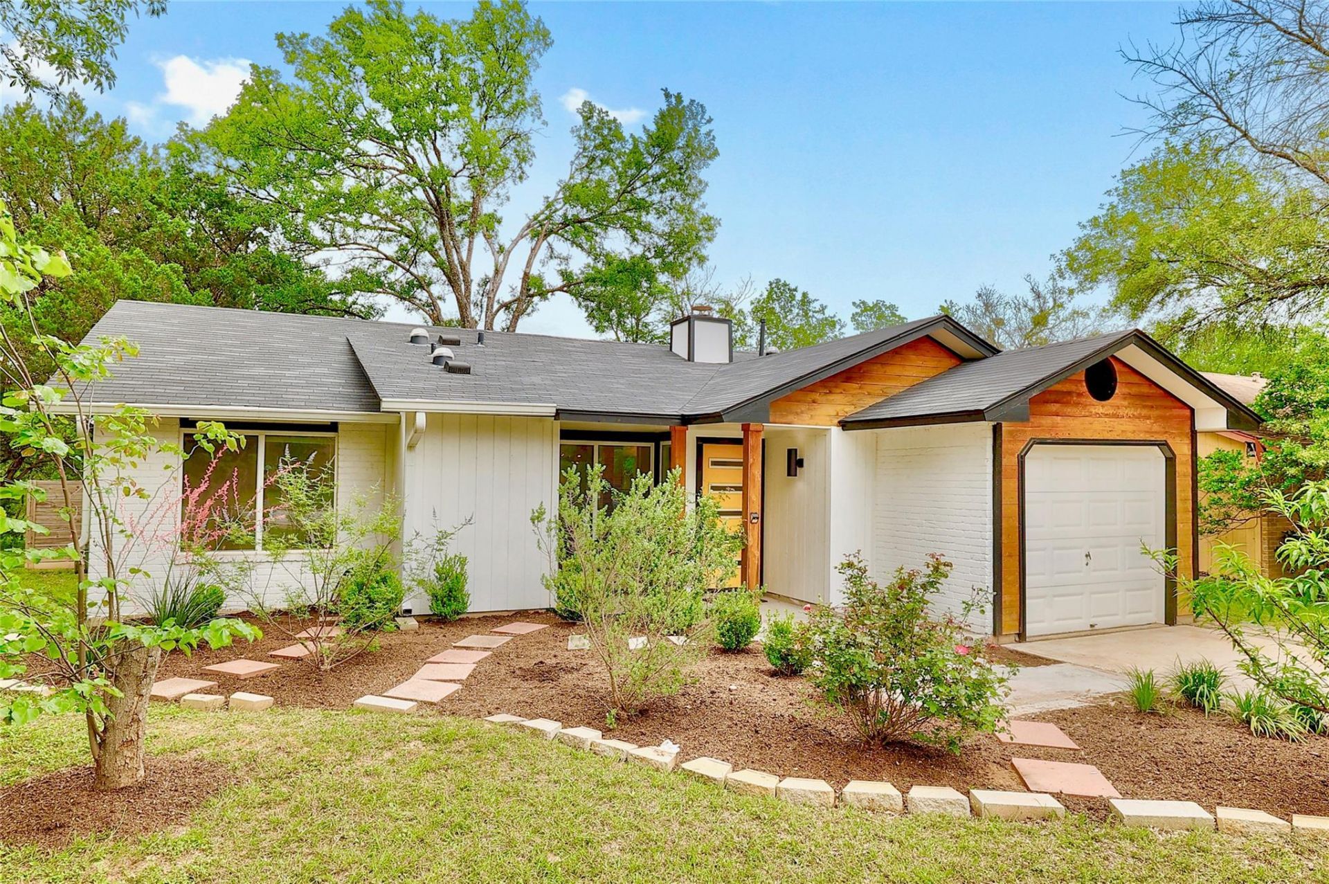 7609 Crystalbrook Dr W, Austin, TX 78724 Main Photo