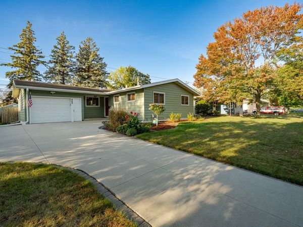 908 11 1/2 Street SW, Rochester, MN 55902