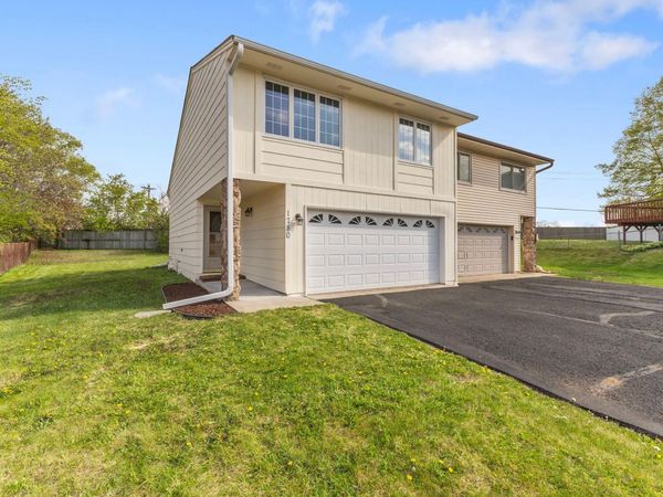 1780 Centennial Drive , Roseville, MN 55113