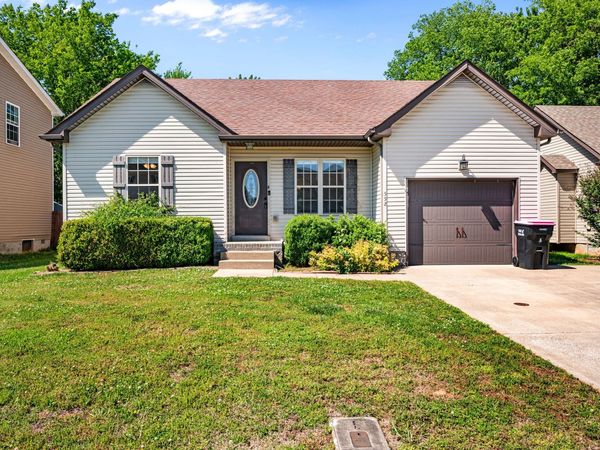552 Falkland Cir, Clarksville, TN 37042