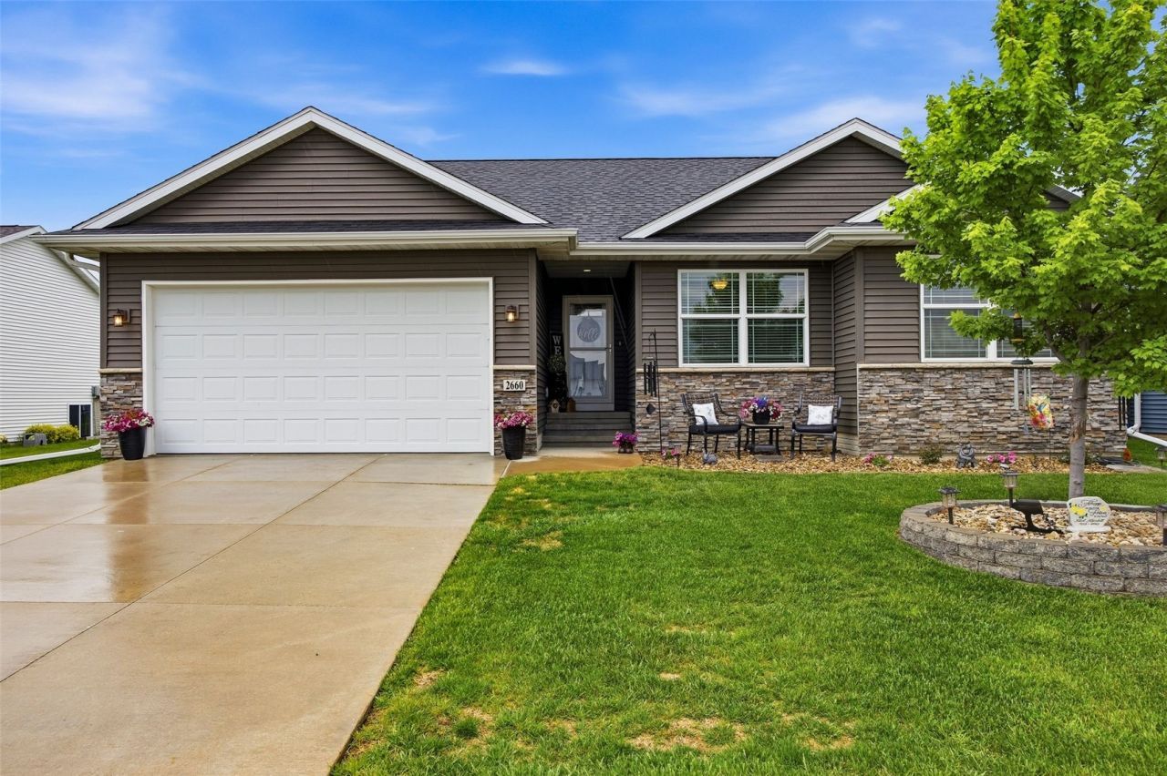 2660 Bullis Drive, Marion, IA 52302 Main Photo