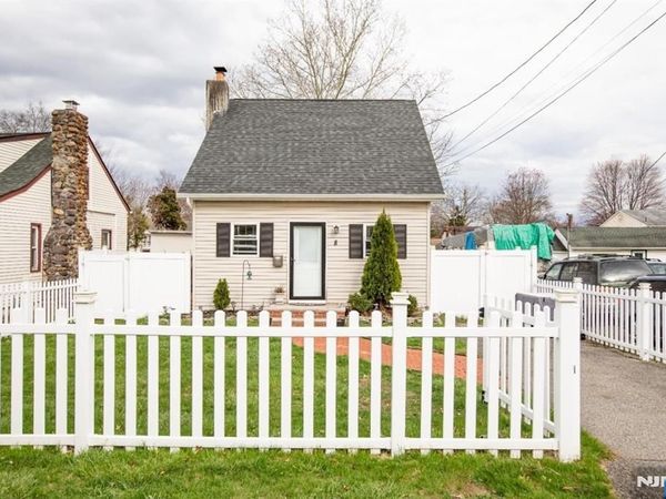 8 Navajo Avenue, Par-troy Hills Twp., NJ 07034