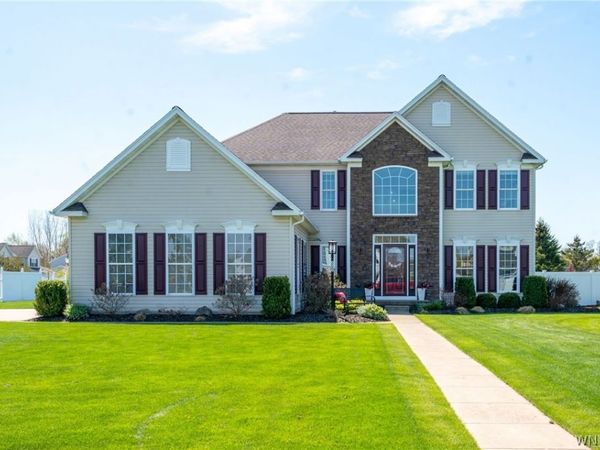 6900 Amanda Lane, Lockport, NY 14094