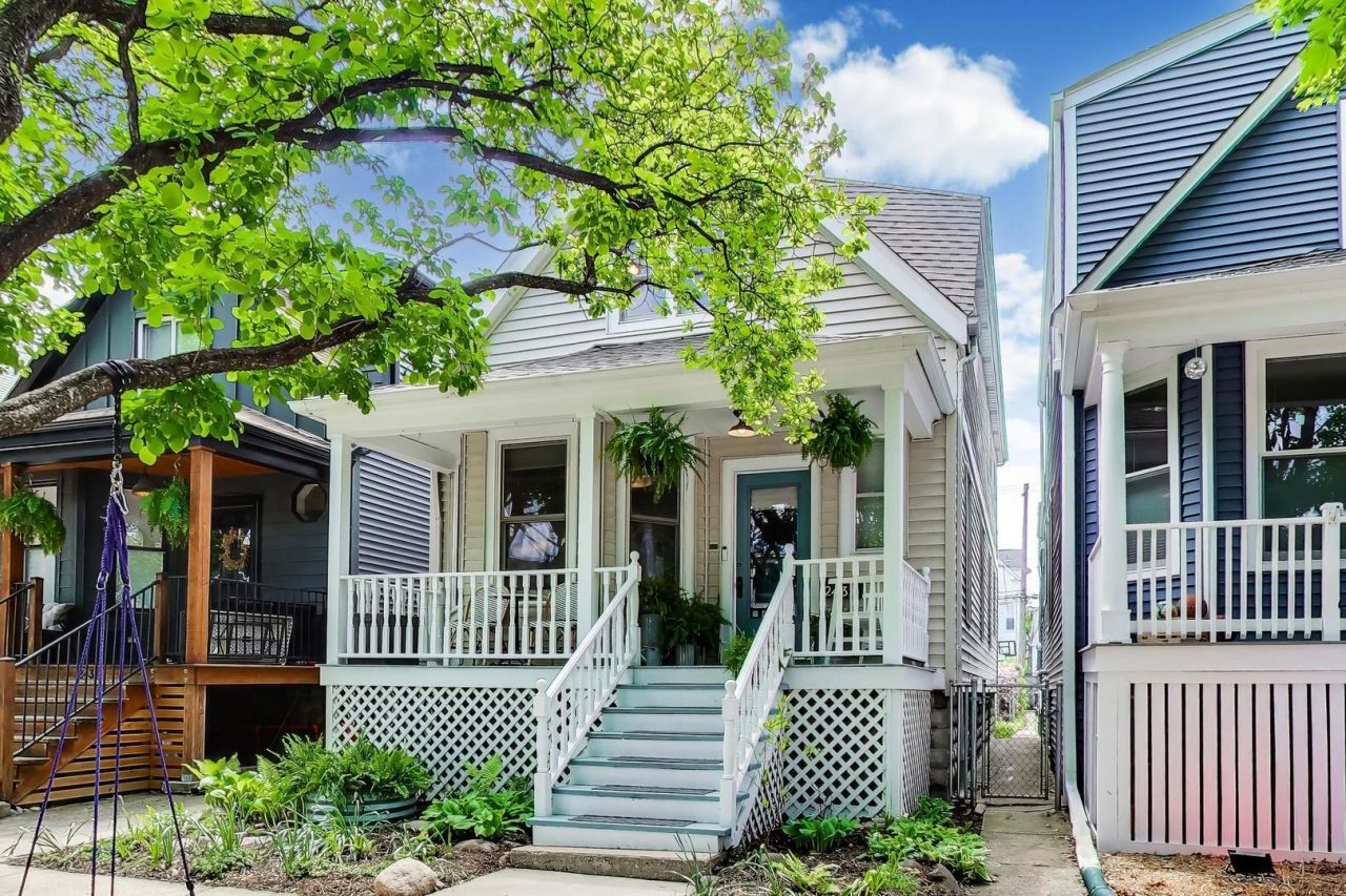 2433 W Hutchinson Street, Chicago, IL 60618 Main Photo