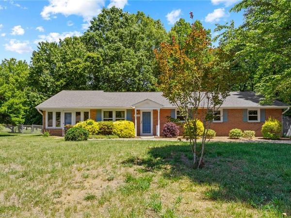 3511 Manoa Road, Pfafftown, NC 27040