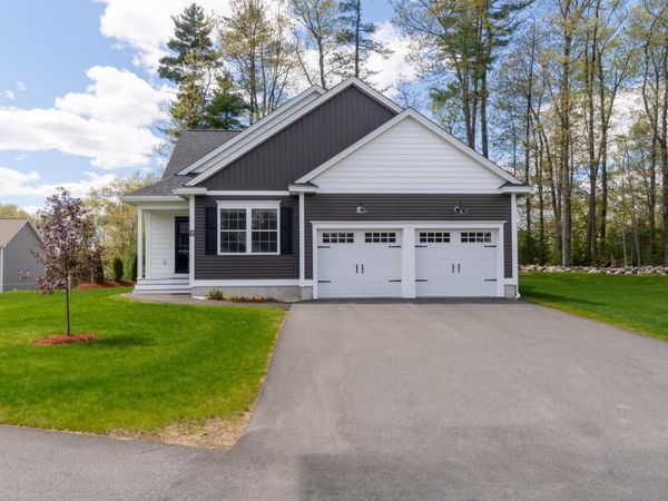 6 Anita Drive, Unit 11, Hudson, NH 03051