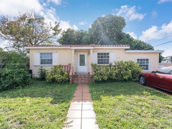5340 E 4th Ave , Hialeah, FL 33013