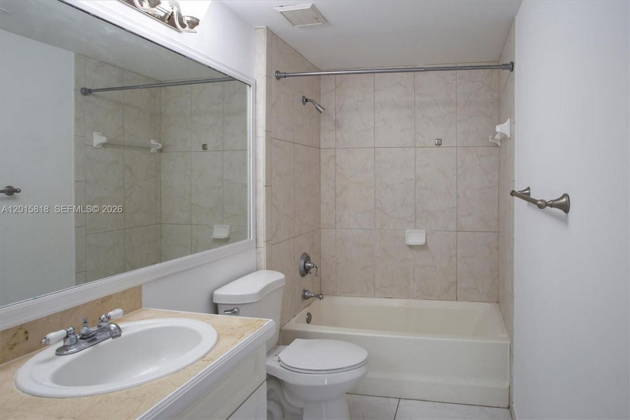 6861 SW 44th St, Unit 109, Miami, FL 33155 Photo