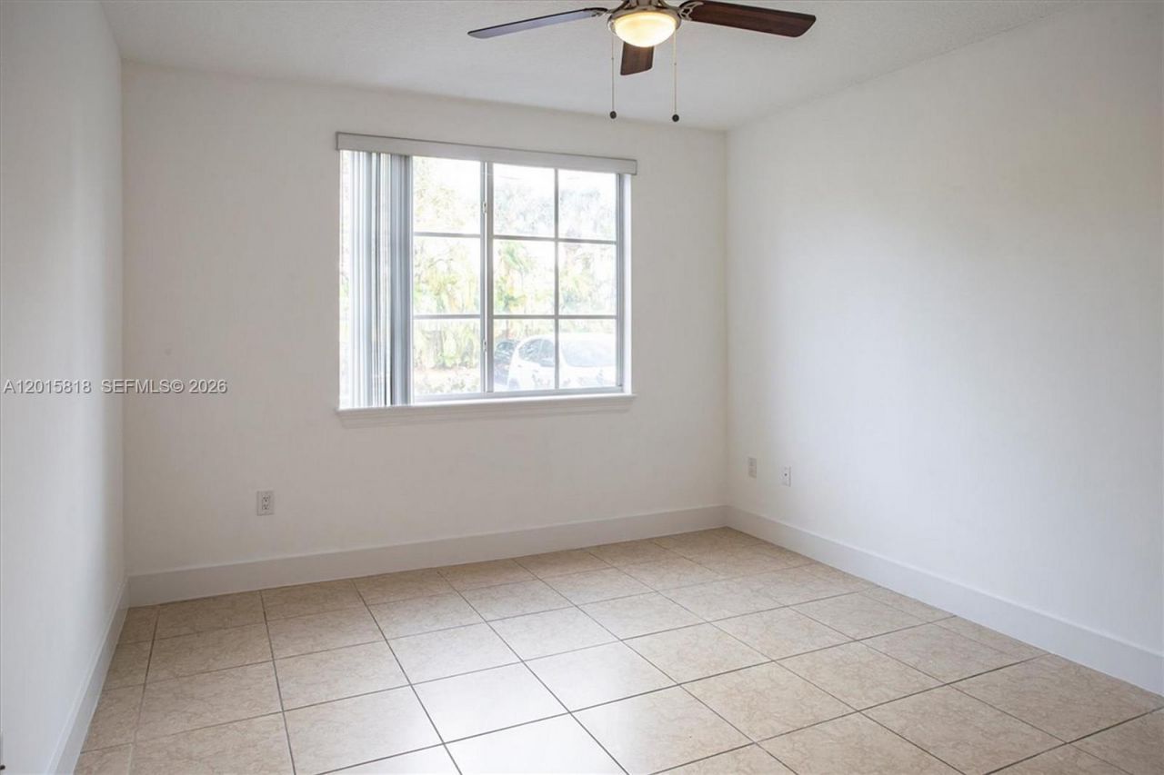 6861 SW 44th St, Unit 109, Miami, FL 33155 Photo