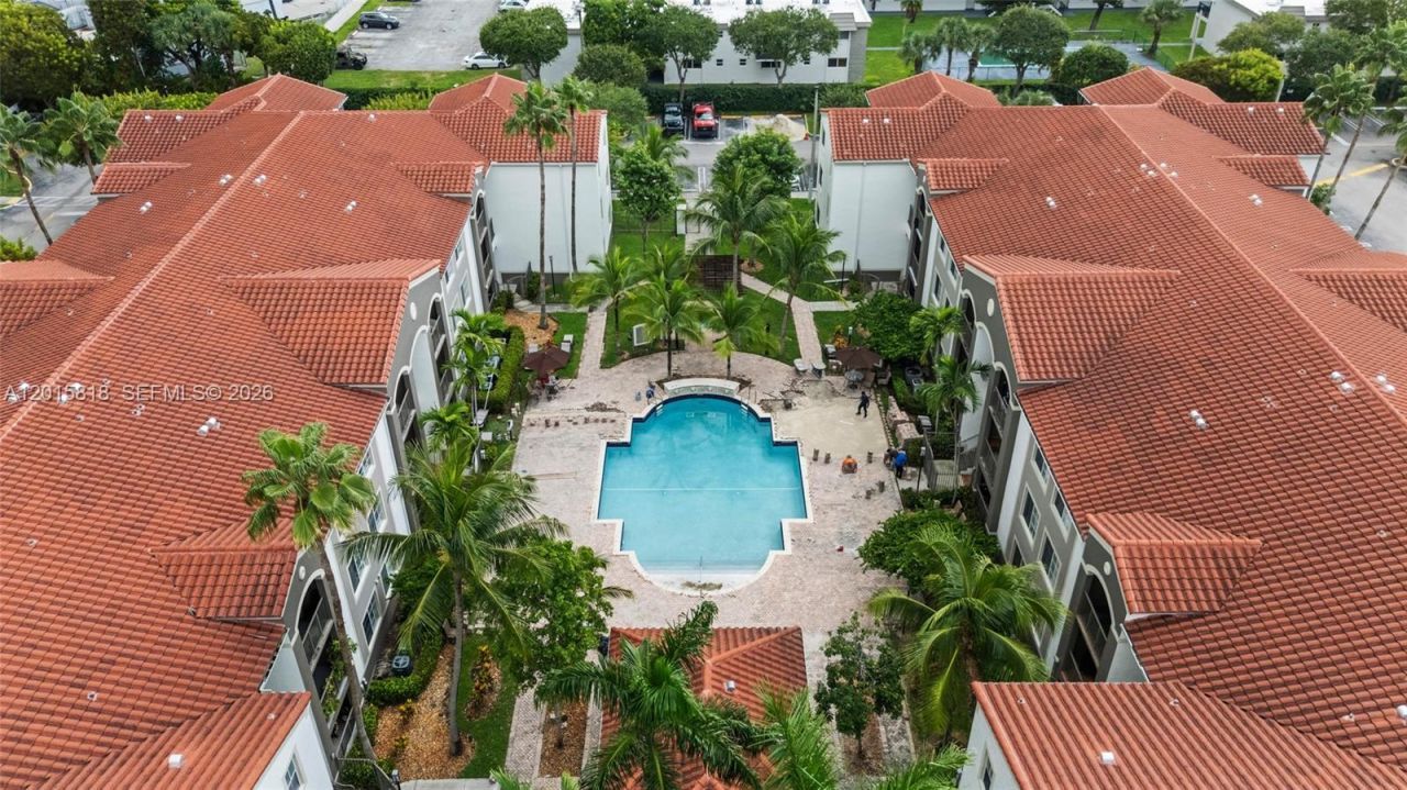 6861 SW 44th St, Unit 109, Miami, FL 33155 Photo