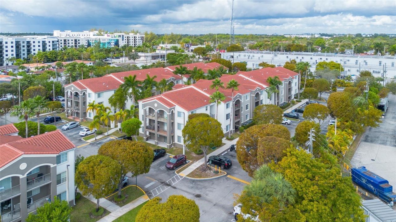 6861 SW 44th St, Unit 109, Miami, FL 33155 Photo