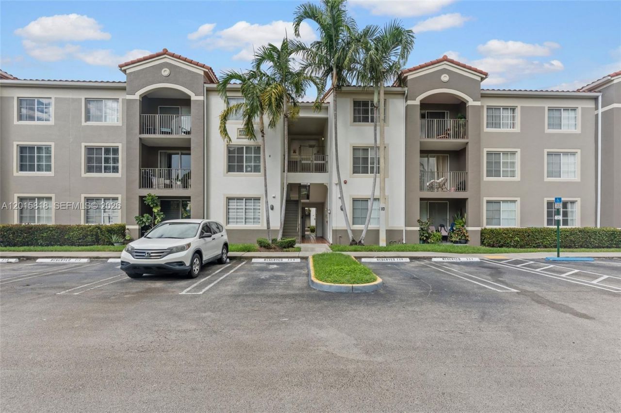 6861 SW 44th St, Unit 109, Miami, FL 33155 Photo