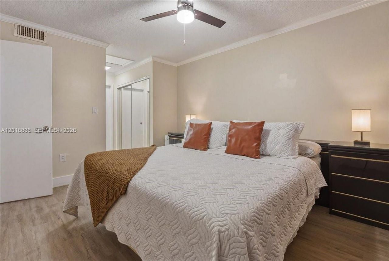 9860 Nob Hill Ln , Unit 9860, Sunrise, FL 33351 Photo