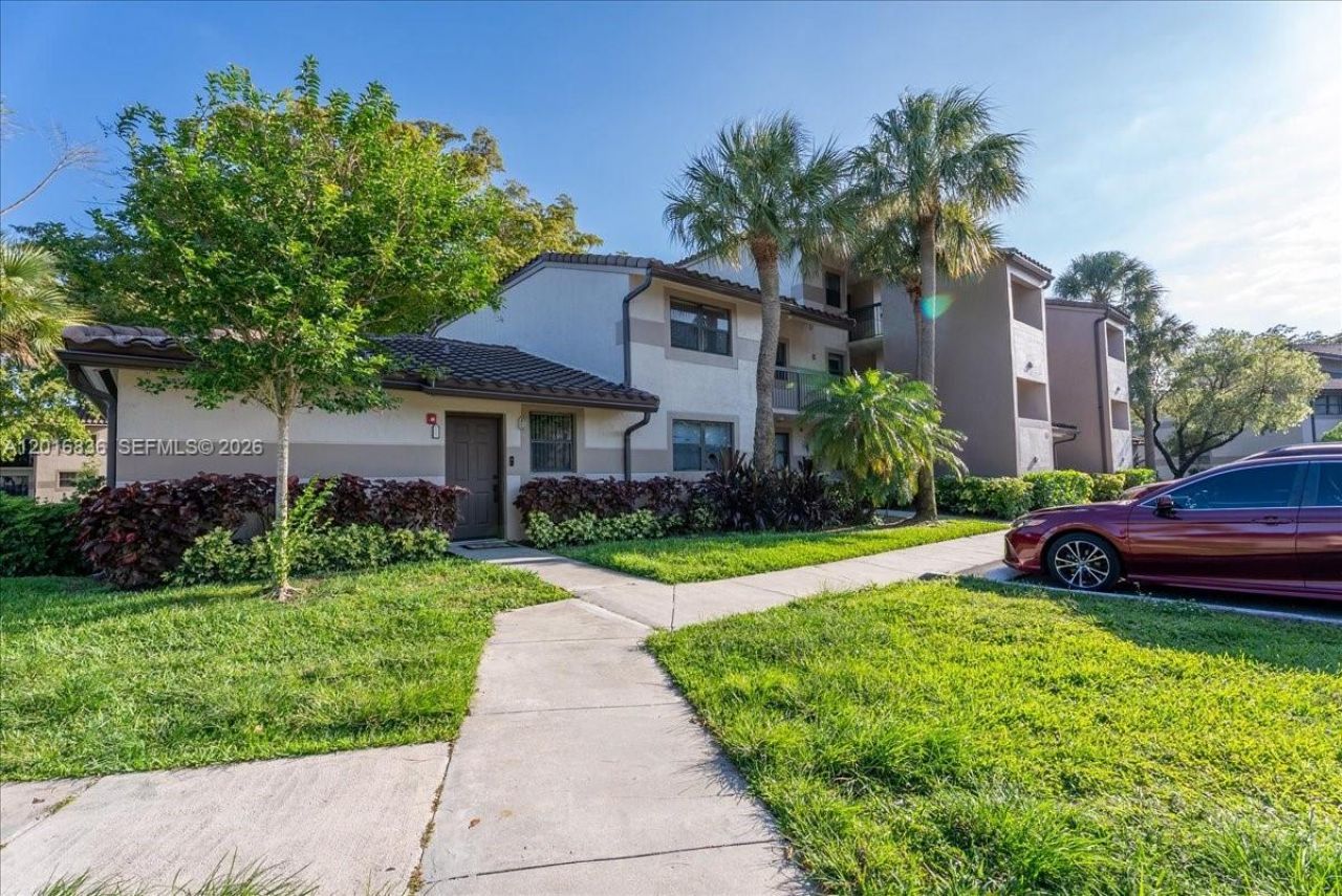 9860 Nob Hill Ln , Unit 9860, Sunrise, FL 33351 Photo