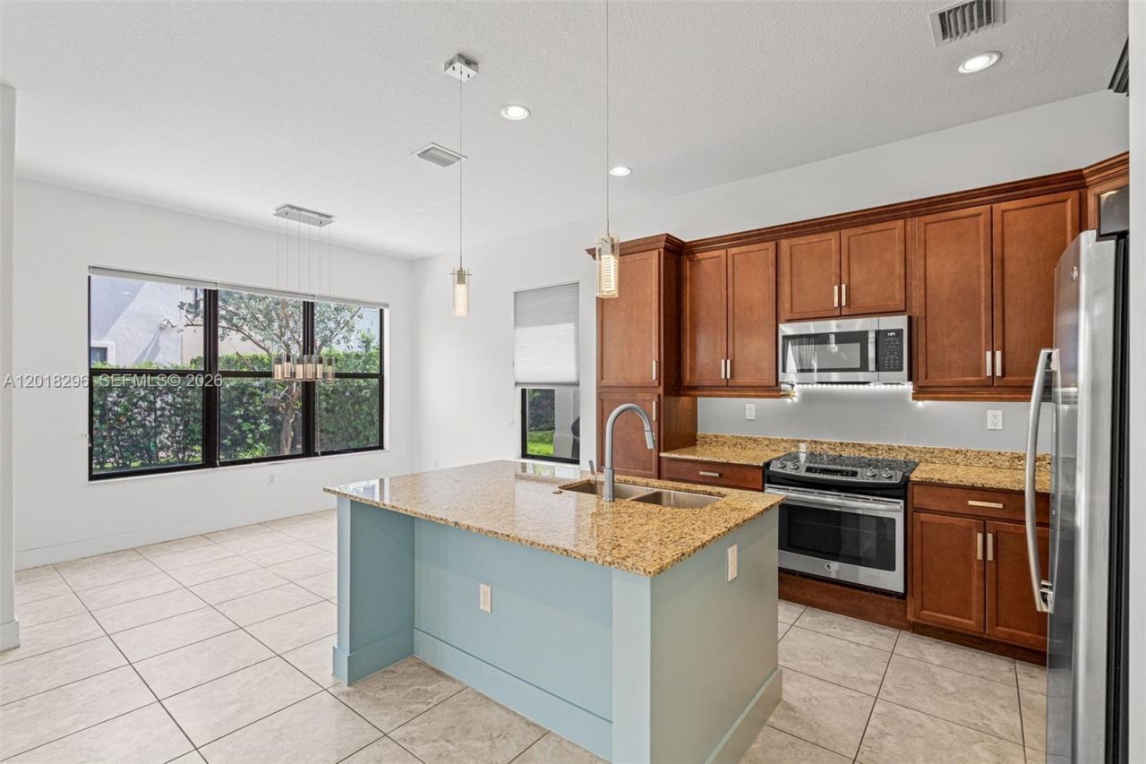 3323 W 96th Pl, Hialeah, FL 33018 Photo