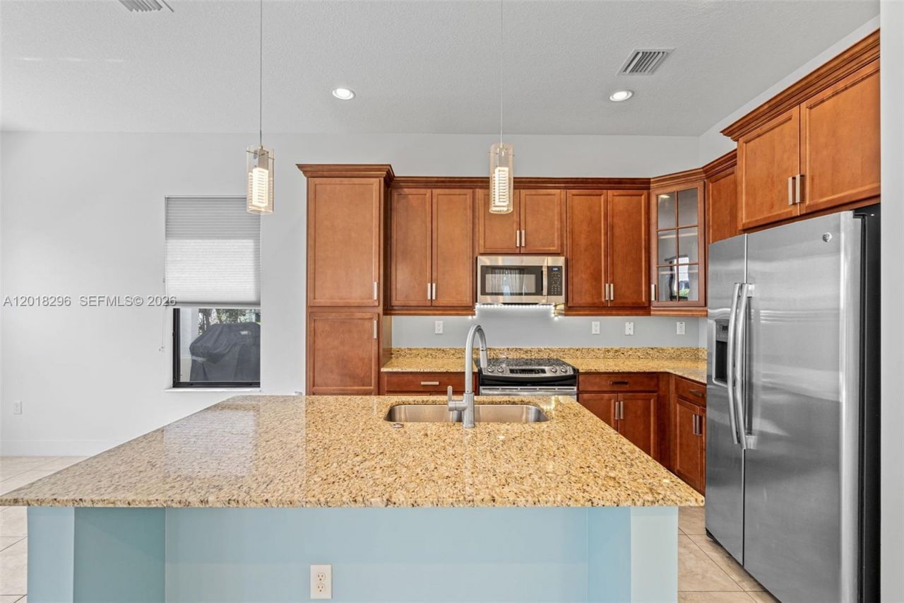 3323 W 96th Pl, Hialeah, FL 33018 Photo