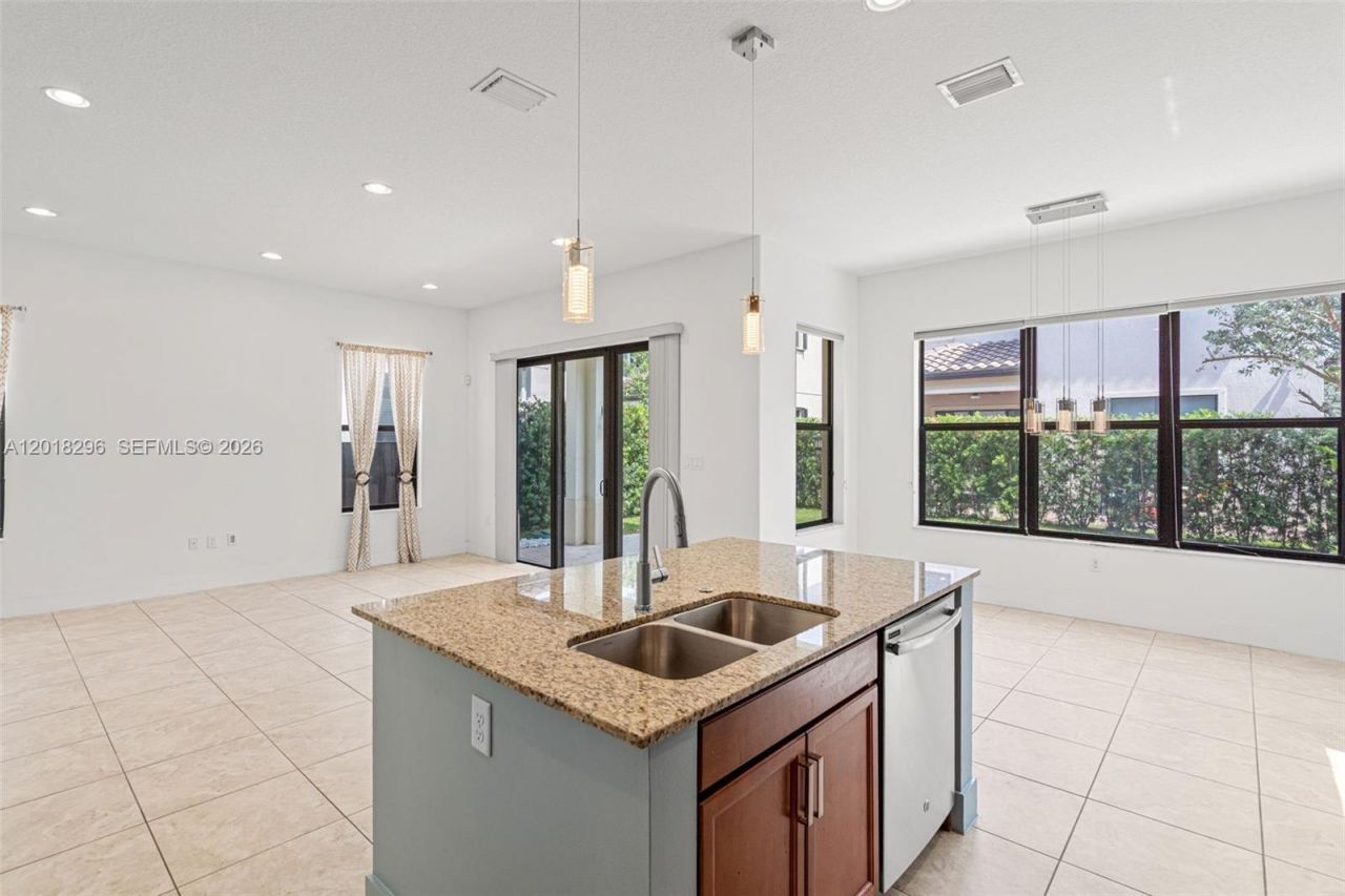 3323 W 96th Pl, Hialeah, FL 33018 Photo