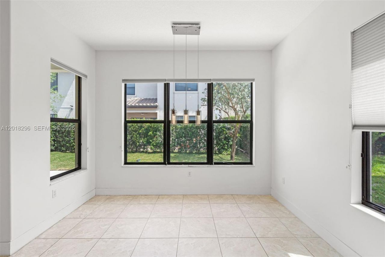 3323 W 96th Pl, Hialeah, FL 33018 Photo