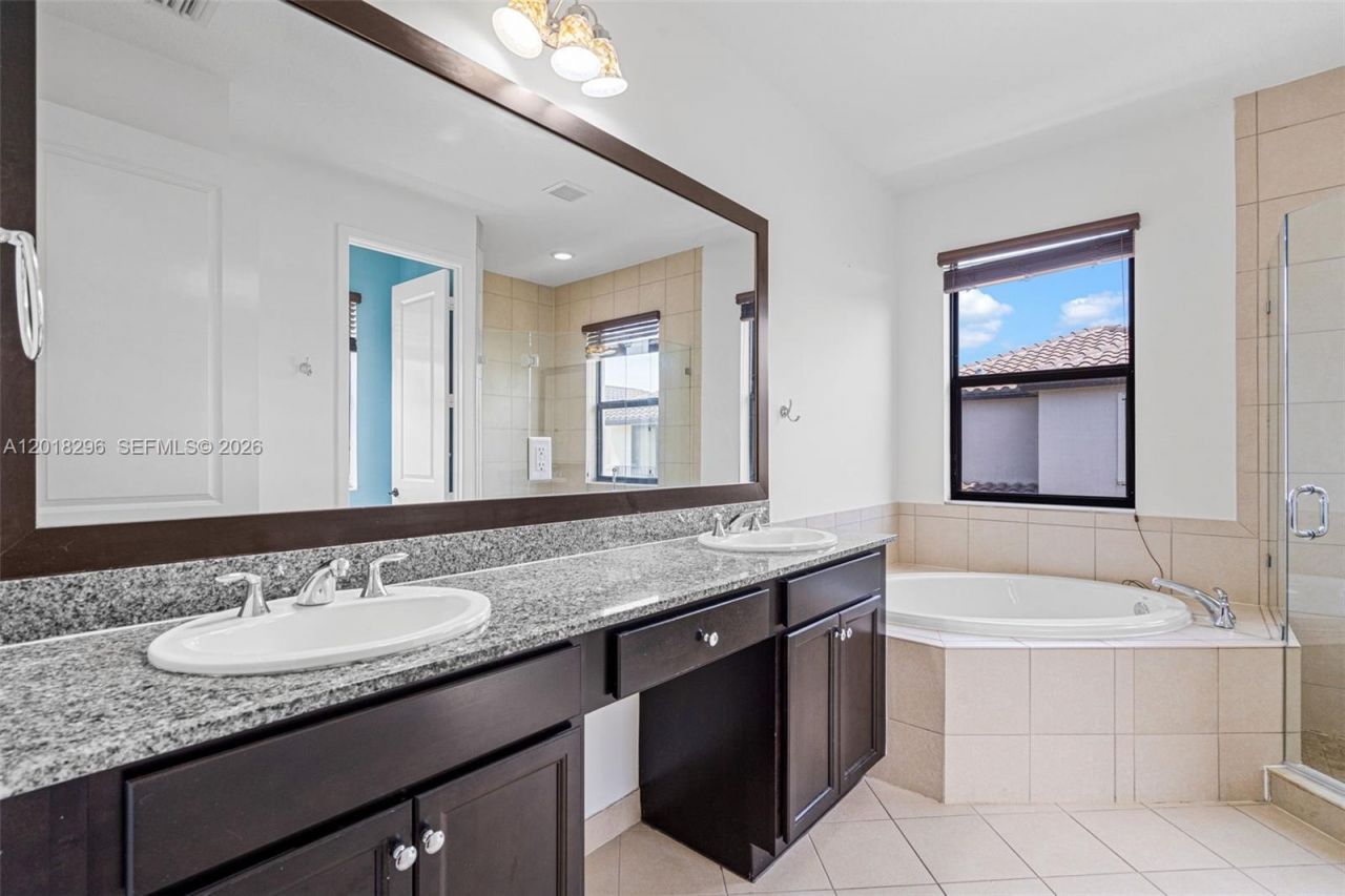 3323 W 96th Pl, Hialeah, FL 33018 Photo