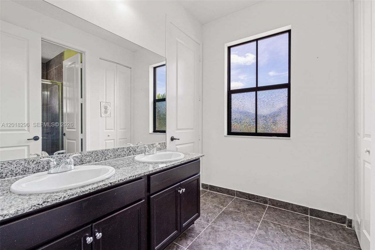 3323 W 96th Pl, Hialeah, FL 33018 Photo