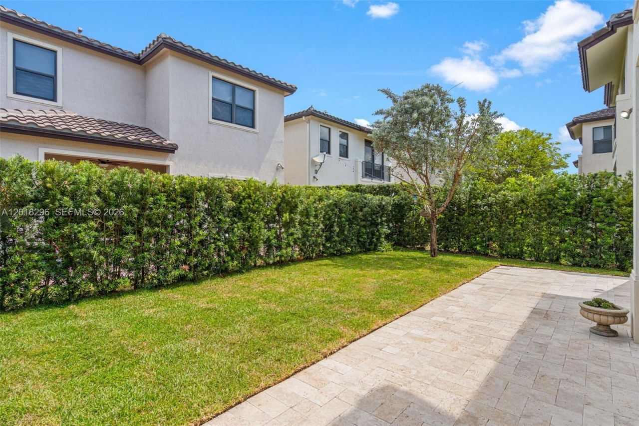 3323 W 96th Pl, Hialeah, FL 33018 Photo