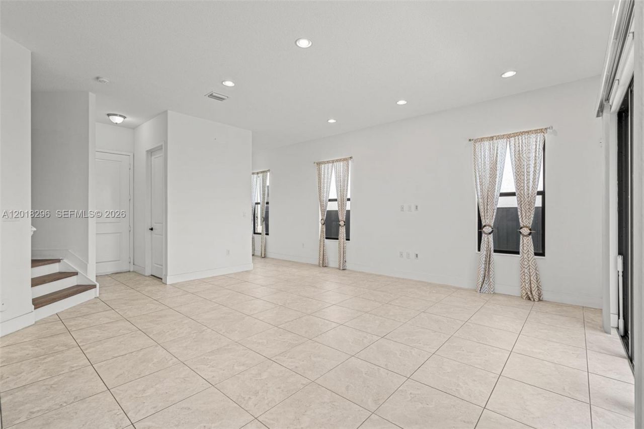 3323 W 96th Pl, Hialeah, FL 33018 Photo