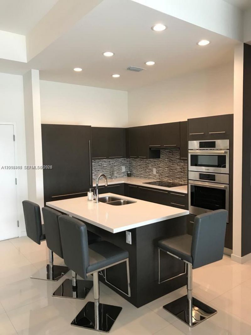 7751 NW 107th Ave , Unit 803, Doral, FL 33178 Photo