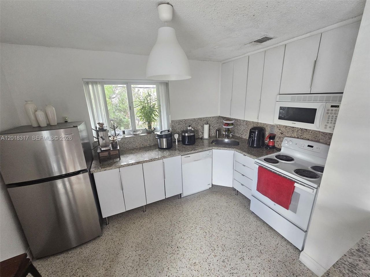 1241 NW 6th St , Unit 6, Miami, FL 33125 Photo