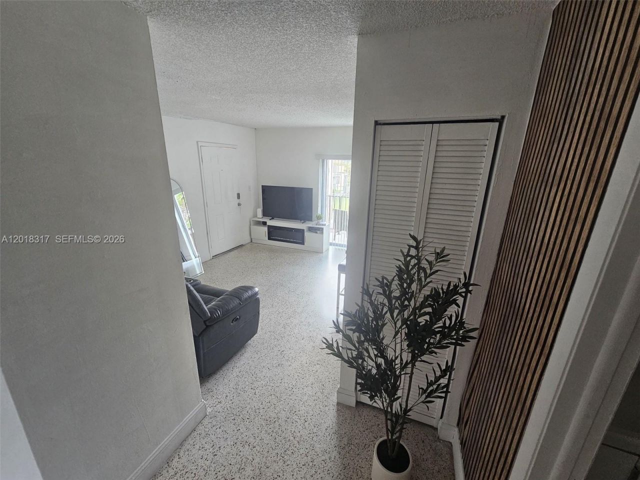 1241 NW 6th St , Unit 6, Miami, FL 33125 Photo