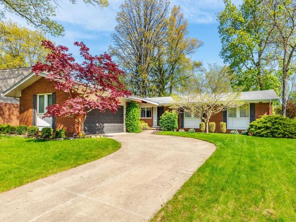 8480 Hampton, Grosse Ile, MI 48138