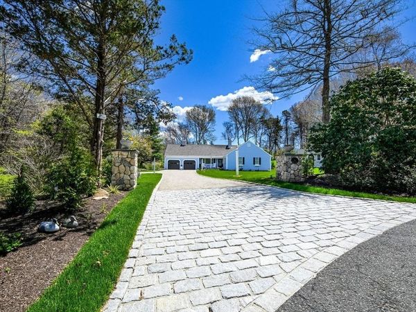 9 Coach Ln, Sandwich, MA 02563