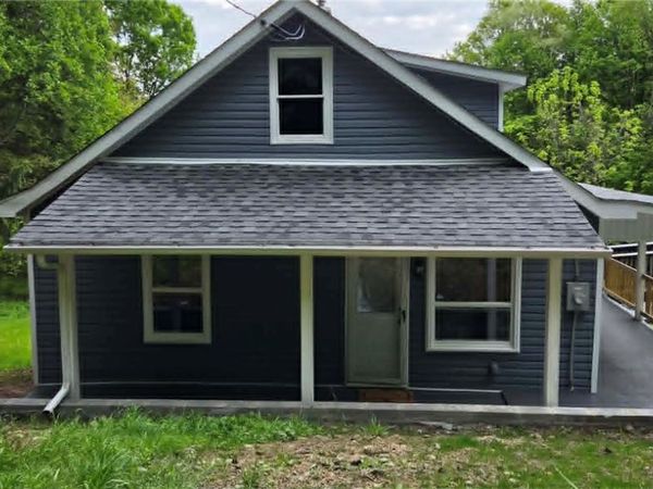 132 Cherry Tree Rd , Grindstone, PA 15442