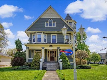 377 Mckinley Parkway, Buffalo, NY 14220