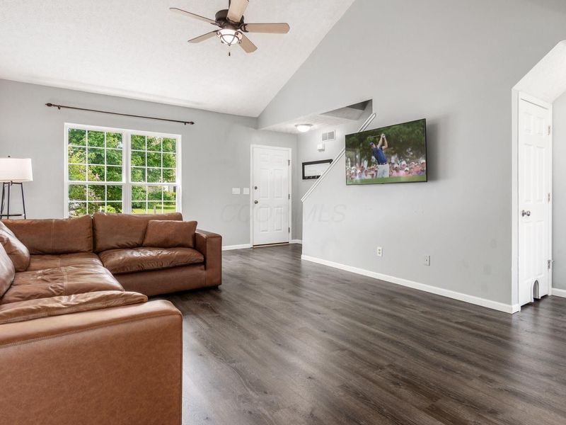 9184 Misty Dawn Drive, Columbus, OH 43240 Photo 6