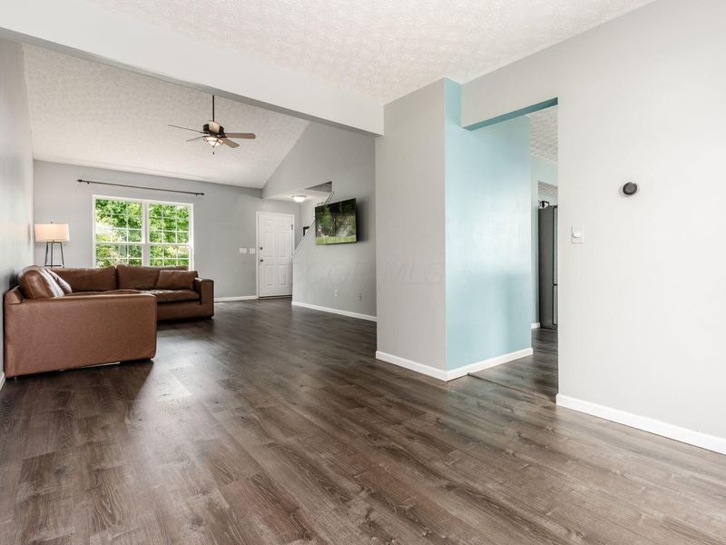 9184 Misty Dawn Drive, Columbus, OH 43240 Photo 7