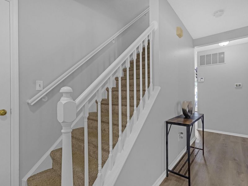 639 Tall Oaks Drive, Columbus, OH 43230 Photo 4