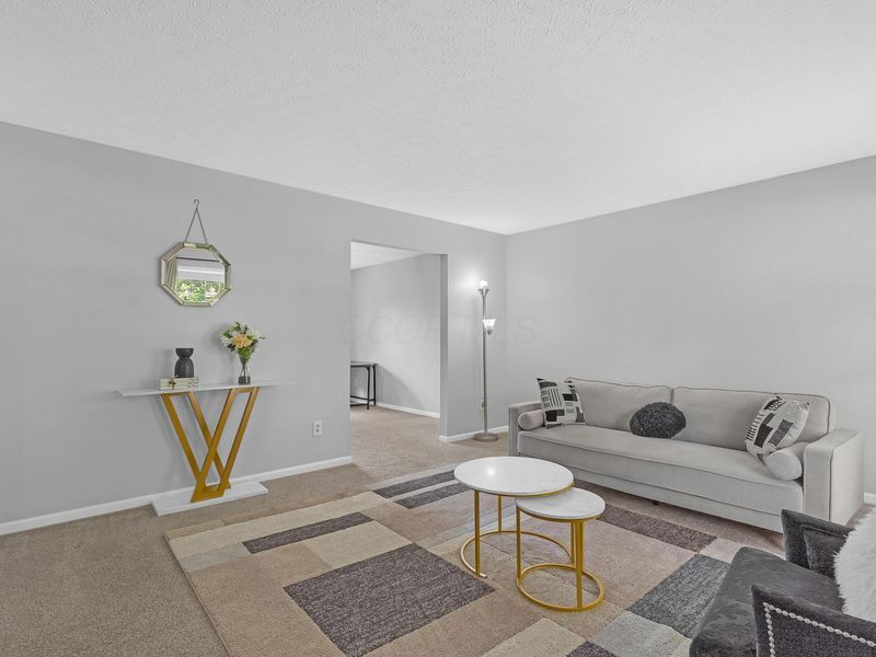 639 Tall Oaks Drive, Columbus, OH 43230 Photo 6