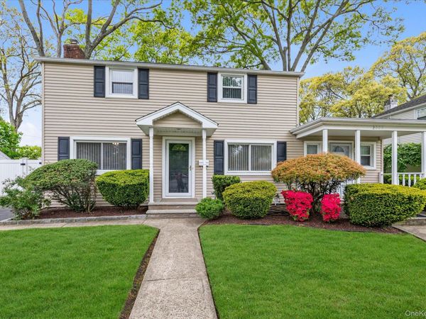 2000 Merrick Avenue , Merrick, NY 11566