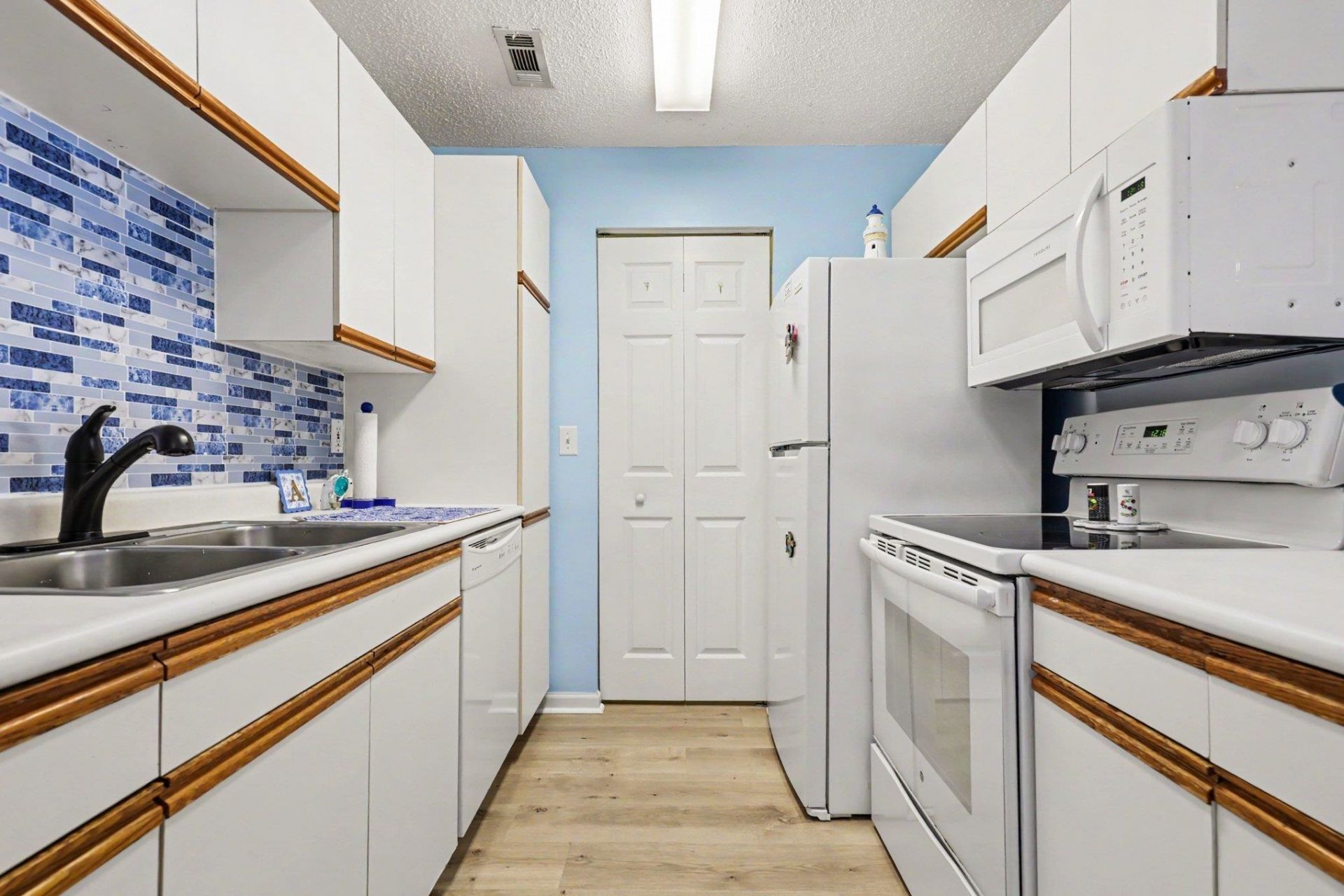 3795 Hitchcock Way Photo 11
